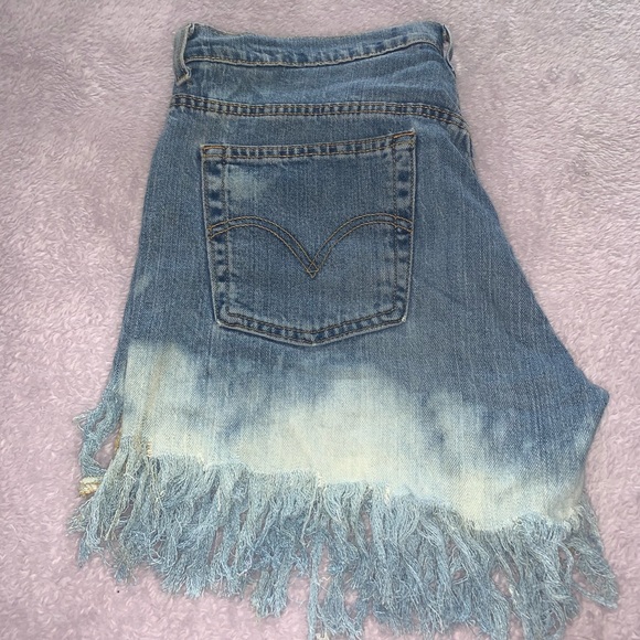 Levi's Pants - ⤷ DIP BLEACHED LEVI SHORTS 🤍